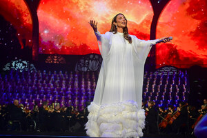 Ivete Sangalo sobe ao palco com o Coro do Tabernáculo