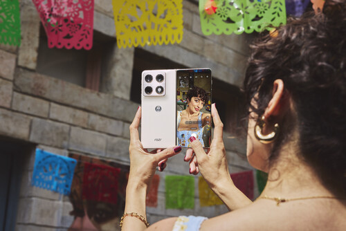 The new motorola razr fold features the #1 foldable camera system and #2 smartphone camera system in North America, according to DXOMARK.