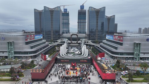 Yiwu Market Resumes Operations After Lunar New Year, Sees Order Surge on Day One Yiwu Market Resumes Operations After Lunar New Year, Sees Order Surge on Day One