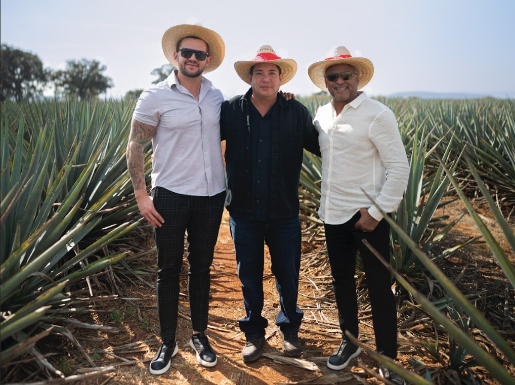 Unable to view the image, Please provide a valid URL.