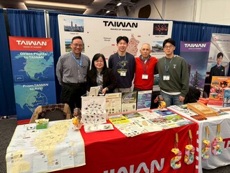 Le kiosque et l'équipe de l'Administration taïwanaise du tourisme à l'Outdoor Adventure Show 2026 à Vancouver (PRNewsfoto/Taiwan Tourism Administration)