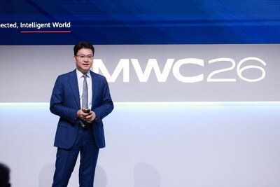Bob Chen, President of Huawei Optical Business Product Line, is unveiling Next Generation Optical Network products and solutions (PRNewsfoto/Huawei)