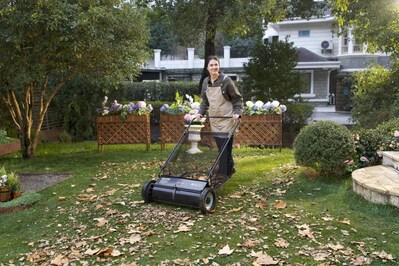 VEVOR Push Lawn Sweeper