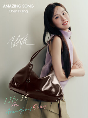 Chinese actress Chen Duling holding an Amazingsong bag Chinese actress Chen Duling holding an Amazingsong bag