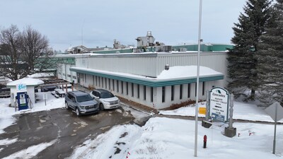 Papier Kingsey Falls uncoated recycled boxboard manufacturing plant (CNW Group/Cascades Inc.)