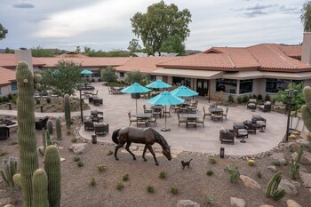 Quarter Horse Terrace