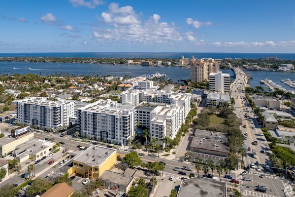 Unable to view the image, Please provide a valid URL.