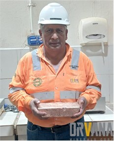 Photo 3: Don Mario Director of Operations, post-first pour (CNW Group/Orvana Minerals Corp.)