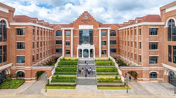 Unable to view the image, Please provide a valid URL.