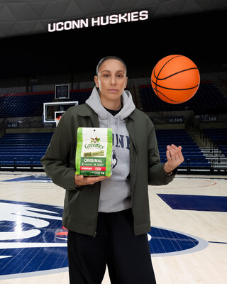 Together with WNBA icon, UConn star alum and dog-lover Diana Taurasi, the GREENIES™ brand is calling on pet parents nationwide to take the pledge to “Be Your Dog’s Mouthguard.” Together with WNBA icon, UConn star alum and dog-lover Diana Taurasi, the GREENIES™ brand is calling on pet parents nationwide to take the pledge to “Be Your Dog’s Mouthguard.”