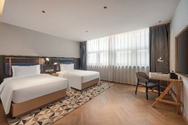 Unable to view the image, Please provide a valid URL.