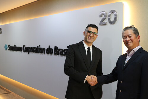 Moji Karimi, CEO of Cemvita and Takamasa Ueda