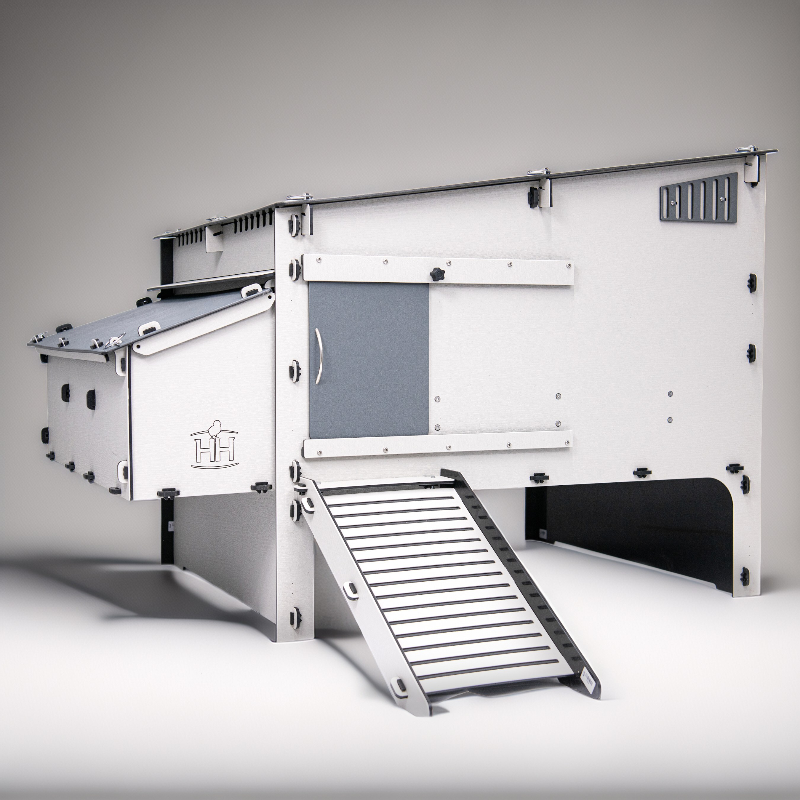 America's Backyard Poultry Leader Launches First Branded Chi