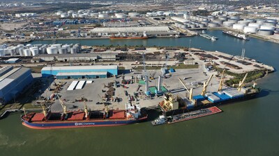 LOGISTEC accroit sa capacité sur la côte du golfe du Mexique avec l'ajout de deux nouvelles grues portuaires au terminal Care du port de Houston