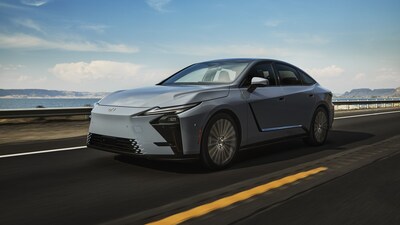 EL LEXUS ES 2026 SALE AL MERCADO CON MODELOS TOTALMENTE ELÉCTRICOS; EL NUEVO HÍBRIDO LLEGARÁ PRONTO (PRNewsfoto/Lexus) EL LEXUS ES 2026 SALE AL MERCADO CON MODELOS TOTALMENTE ELÉCTRICOS; EL NUEVO HÍBRIDO LLEGARÁ PRONTO (PRNewsfoto/Lexus)