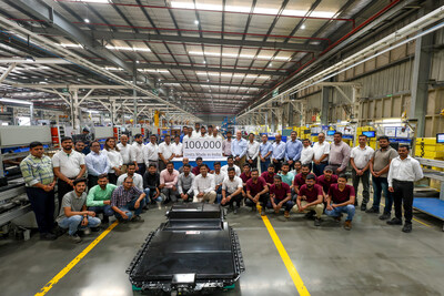 A team accomplishment in the fullest sense. Members of Octillion Power Systems' global and India teams gather to commemorate the 100,000th electric vehicle (EV) battery system built in India. Location: Pune, India