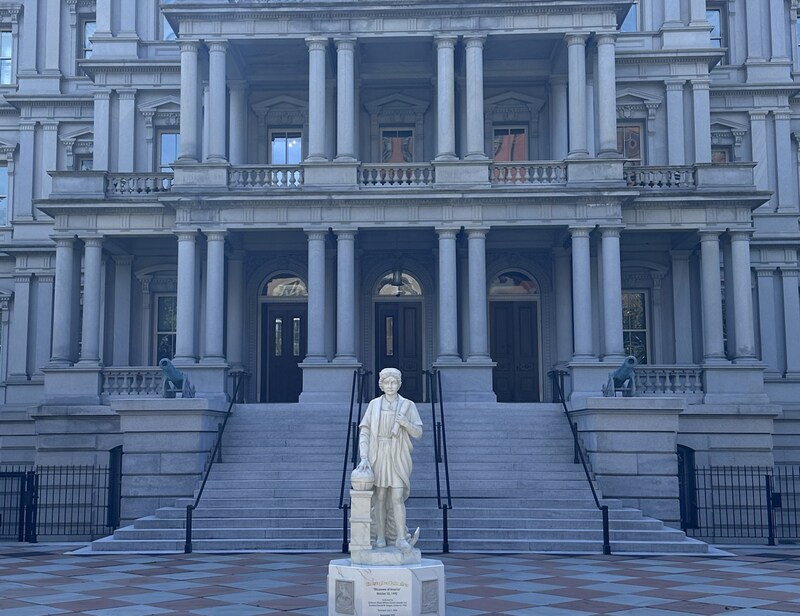 Unable to view the image, Please provide a valid URL.