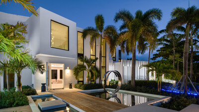 Triton’s elegant entry features two reflecting pools flanking a wooden-clad walking path leading to the front door. A modern sculpture rises from one of the pools. The property’s exotic outdoor living areas were featured prominently when Triton was used as a venue for Netflix’s dating-themed show “Too Hot to Handle,” and in the first season of “The Real Housewives Ultimate Girls Trip.” TritonLuxuryAuction.com.