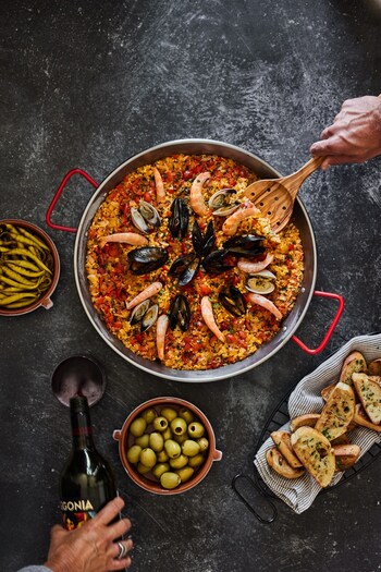 Celebrate together in Spanish style with La Tienda Paella Kits in many sizes