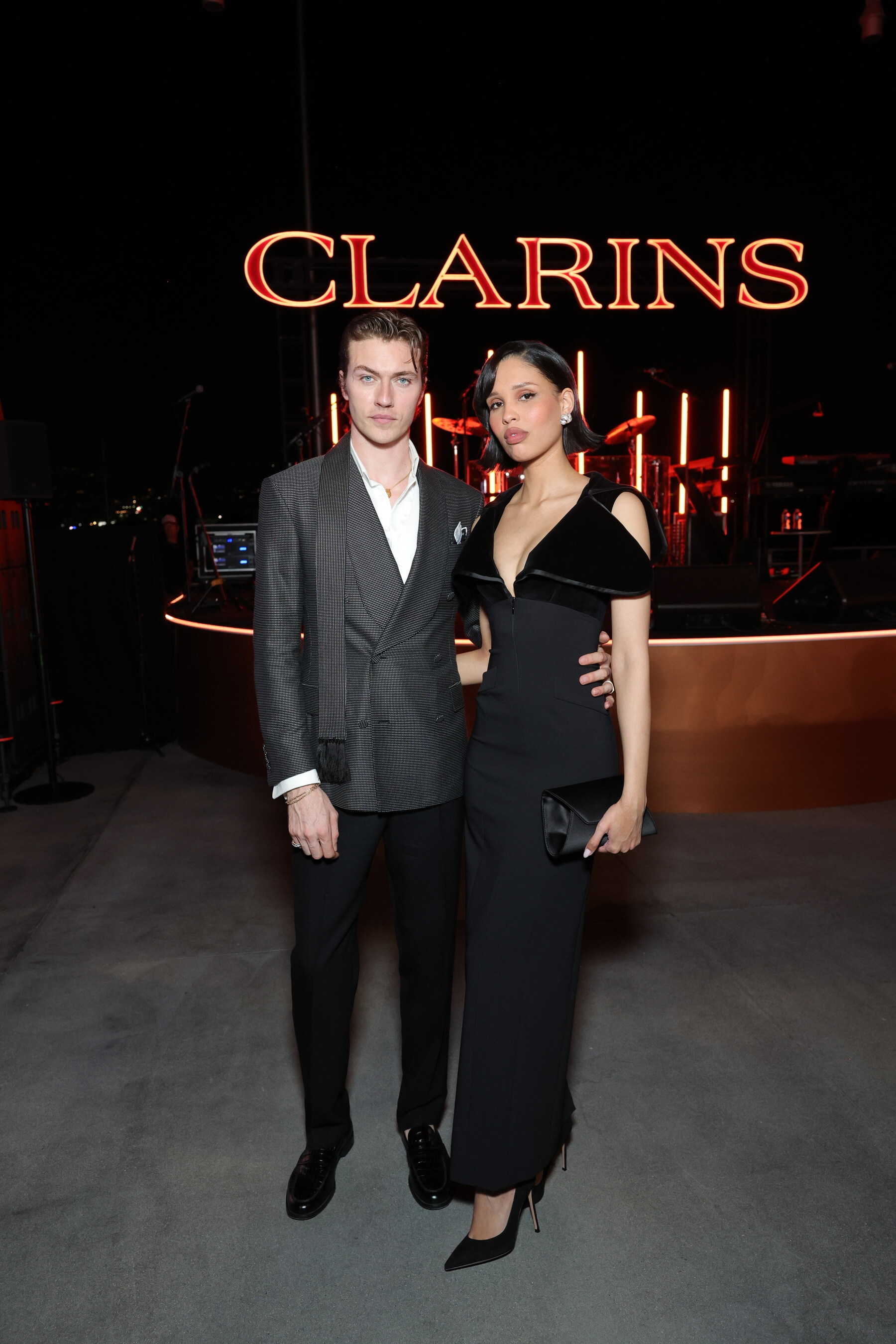 Unable to view the image, Please provide a valid URL.