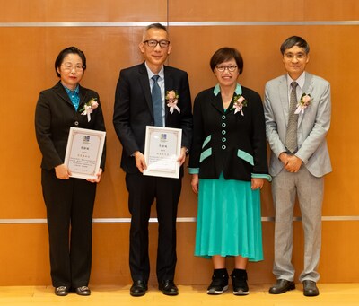 圖片說明:(由左至右) 張玉梅副部長,梅基發專員,鄺家賢會長,榮譽顧問陳弘毅教授。 圖片說明:(由左至右) 張玉梅副部長,梅基發專員,鄺家賢會長,榮譽顧問陳弘毅教授。