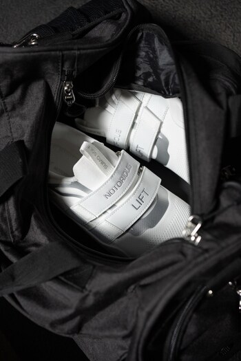 Sumo Sole Gen 5 - Bliss White in gym bag