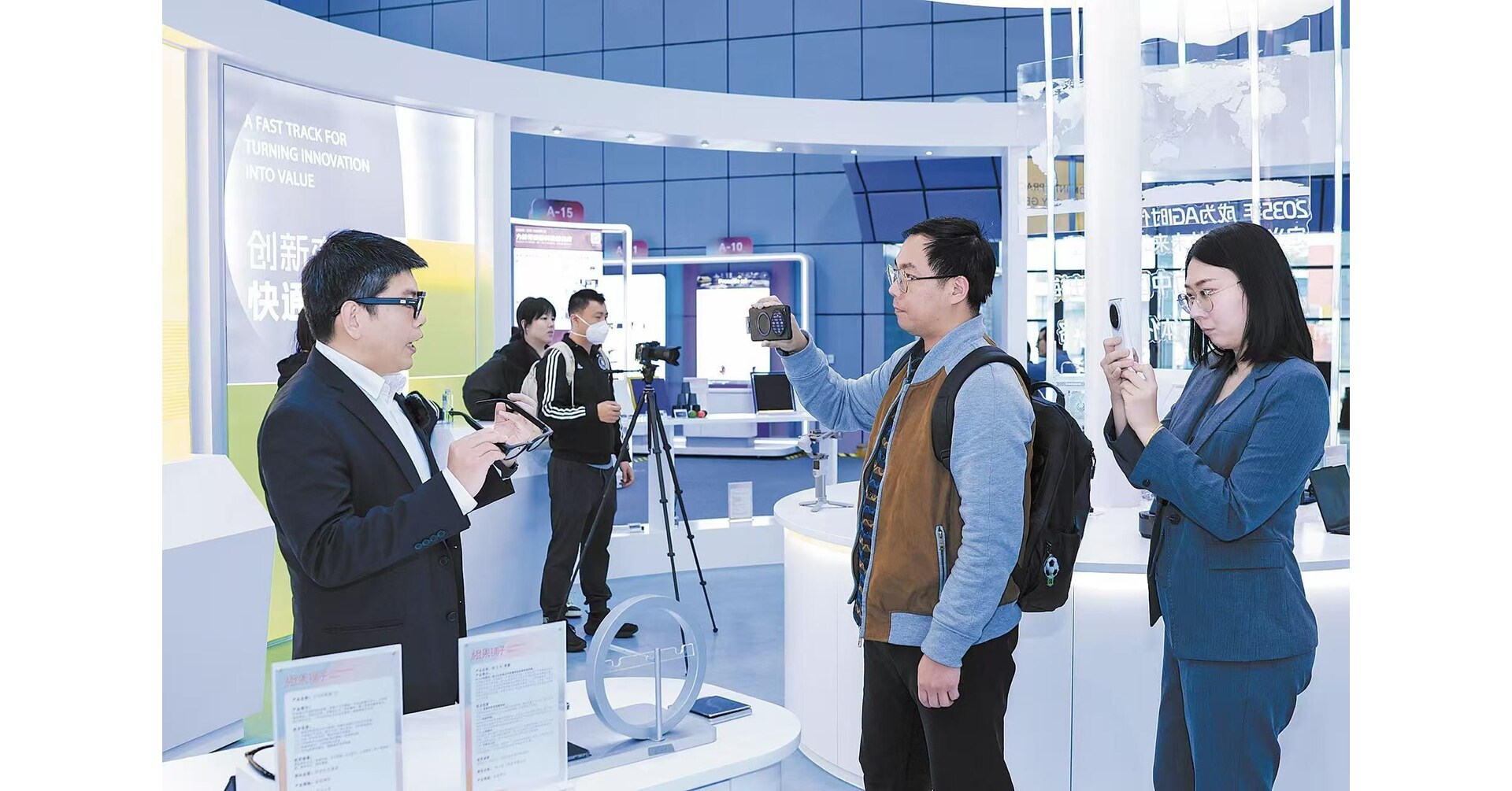 Money talks: investor turnout to set record