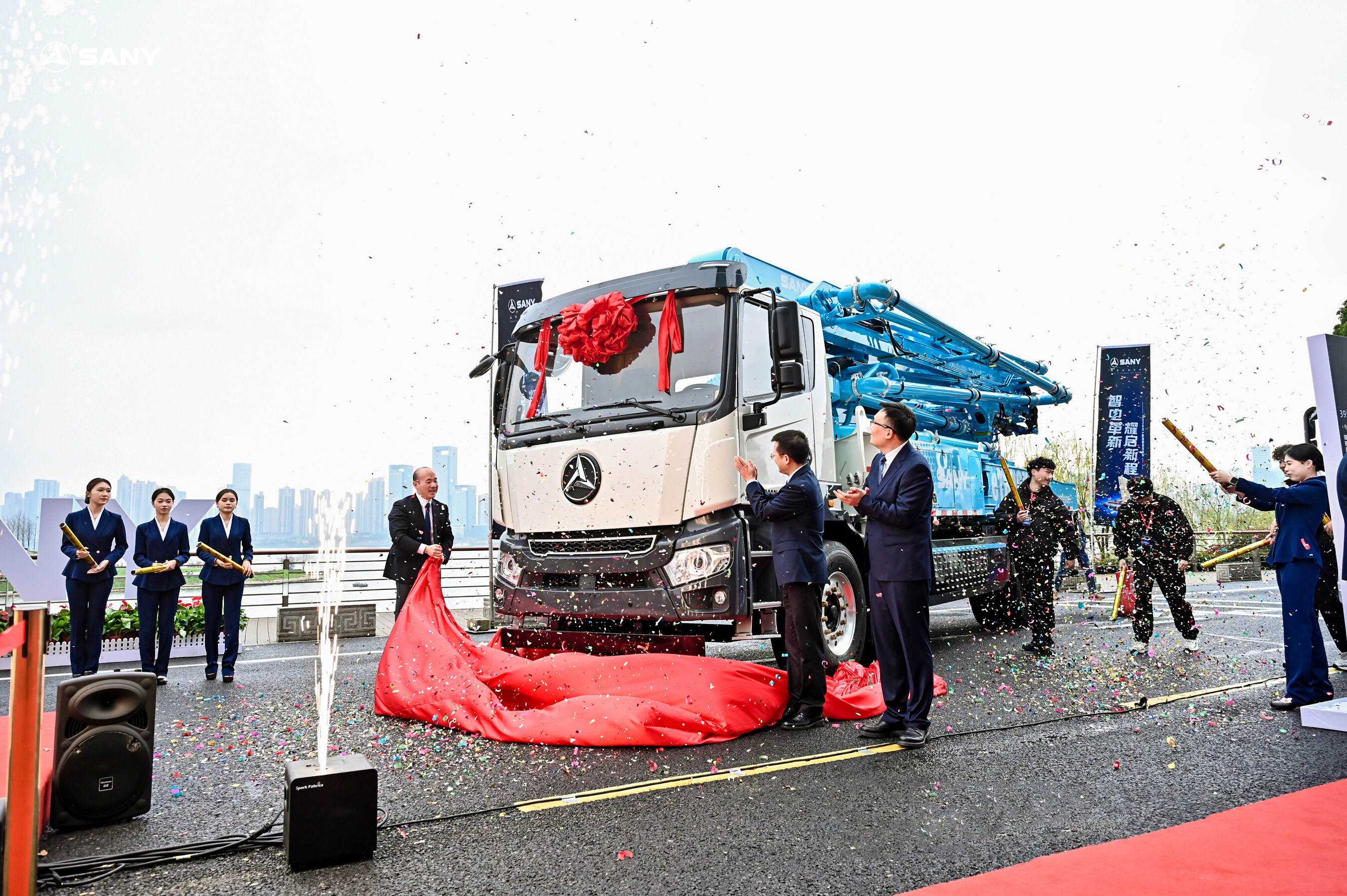 SANY Debuts World's First Intelligent Hybrid Pump Truck