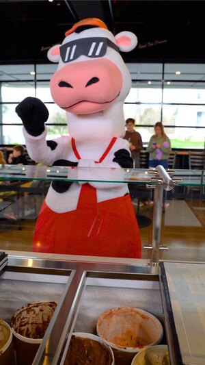 Moo Moo Express Car Wash Partners with Johnson's Real Ice Cream to Celebrate Lewis Center Grand Opening on March 25