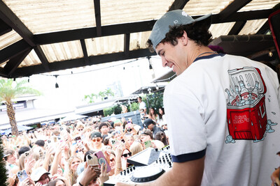 Nic Vansteenberghe brought the party and NEW Smirnoff Ice Icy Island to Florida with a high-energy DJ set