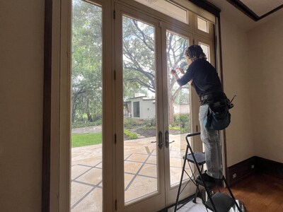 Why Houston Homes Are Hardest to Cool Between 2 and 5 <em>PM</em> -- Insights from Dark Shade Window Tint