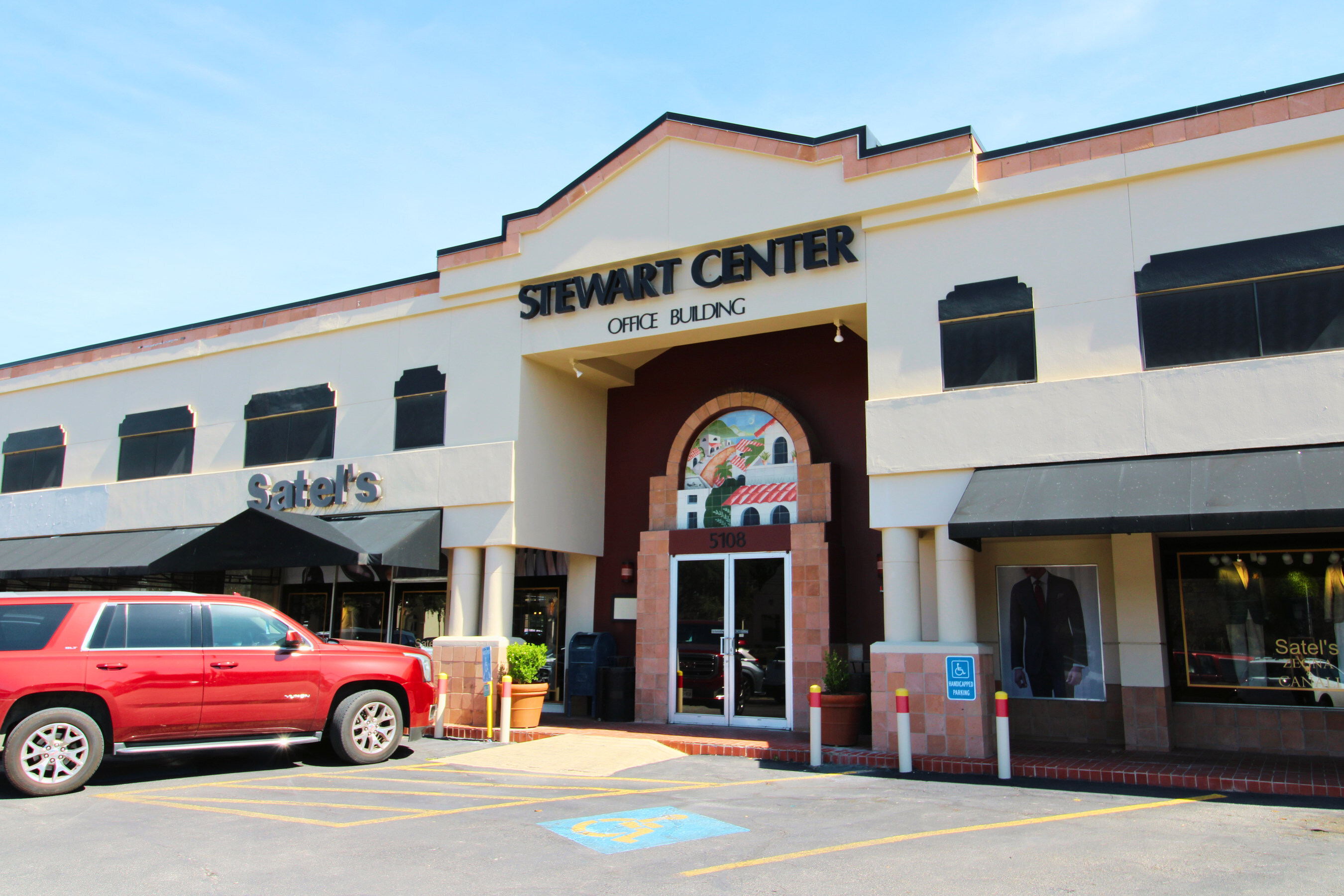 Fifth Corner and Headwall Investments Expand Alamo Heights P