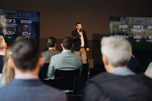 Sunseeker Robotics présente à Bruxelles la série X Gen 2 de robots tondeuses, incarnant l'harmonie du jardin.