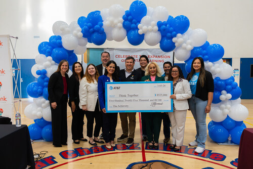 Think Together, in collaboration with AT&T, celebrated the expansion of The Achievery, AT&T’s safe, online digital education platform designed to support K-12 student learning. Held at Cesar Chavez Middle School in Lynwood, students enrolled in LevelUp Lynwood in partnership with Think Together, shared their experiences with The Achievery platform, alongside district, business and community leaders.