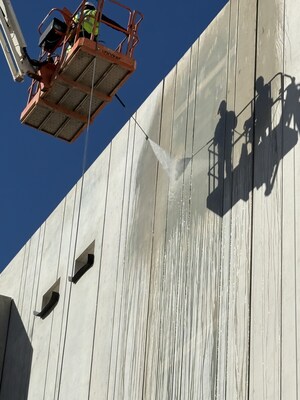 Commercial Power Washing Contractor Washing Building