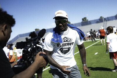 Deebo Samuel giving back to the kids and keeping cool with Frogg Toggs in the Las Vegas heat at Slideout Academy Deebo Samuel giving back to the kids and keeping cool with Frogg Toggs in the Las Vegas heat at Slideout Academy