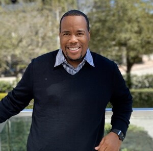 Robert Littal, BlackSportsOnline Founder, Debut "Sports Noir" Novel MAX POWER: A Maxwell Powers Mystery Acquired by Heliotrope Books