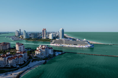 El nuevo Norwegian Luna™ llega a su nuevo puerto base de Miami, la “capital mundial de los cruceros”, y ofrece cruceros de ida y vuelta de siete días por el Caribe con escalas en los destinos estilo resort de la compañía: Great Stirrup Cay, en Las Bahamas, y Harvest Caye, en Belice. El nuevo Norwegian Luna™ llega a su nuevo puerto base de Miami, la “capital mundial de los cruceros”, y ofrece cruceros de ida y vuelta de siete días por el Caribe con escalas en los destinos estilo resort de la compañía: Great Stirrup Cay, en Las Bahamas, y Harvest Caye, en Belice.