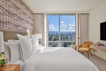 Premier One Bedroom Suite bedroom