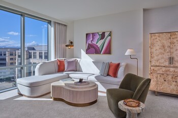 Deluxe One Bedroom Suite - living room