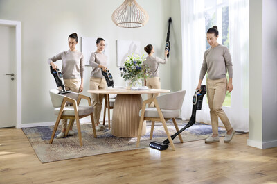 Women using with Bosch U10 Vacuum. (CNW Group/Bosch)
