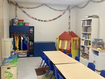 Noogieland arts and crafts club for kids of cancer patients