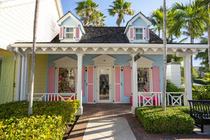 DYLAN'S CANDY BAR NOW OPEN AT ATLANTIS PARADISE ISLAND IN THE BAHAMAS