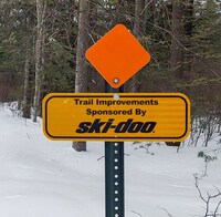 Ski-Doo Snow PASS program in action with Clubs and volunteers. (CNW Group/BRP Inc.)