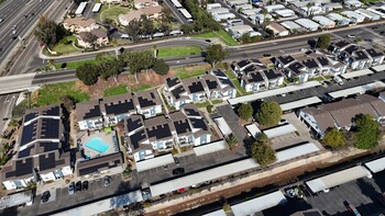 This project powers 267 units with a 697kW system featuring 1,767 panels and adds to the Stellar Solar Commercial multi-family portfolio of projects.