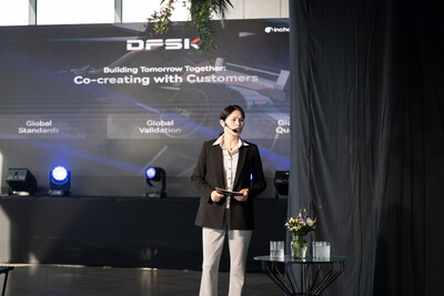 Amy Gong, vice-presidente da SERES Overseas BU, faz um discurso (PRNewsfoto/DFSK) Amy Gong, vice-presidente da SERES Overseas BU, faz um discurso (PRNewsfoto/DFSK)