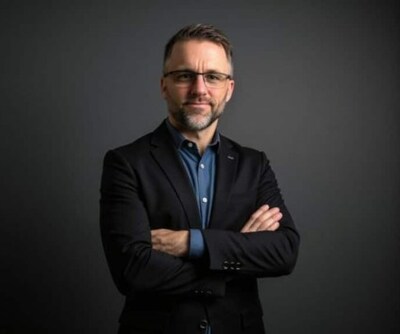 The program is co-facilitated by Jason MacKenzie, whose specialty is helping senior leaders become more confident in increasing accountability in the management team.