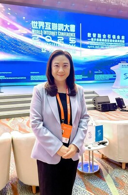 The Hon Elizabeth Quat, Member of the Legislative Council, said that the Summit’s return to Hong Kong will provide a high-level dialogue platform for government and business leaders, experts and scholars from around the globe. By facilitating international collaboration and experience sharing, the Summit will accelerate Hong Kong’s development as an influential international I&T centre. The Hon Elizabeth Quat, Member of the Legislative Council, said that the Summit’s return to Hong Kong will provide a high-level dialogue platform for government and business leaders, experts and scholars from around the globe. By facilitating international collaboration and experience sharing, the Summit will accelerate Hong Kong’s development as an influential international I&T centre.