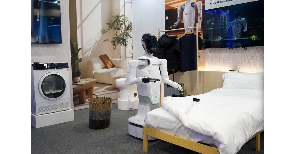 UniX AI introduces Panther, the worlds first service humanoid robot to enter real household deployment, powered by its differentiated wheeled dual-arm architecture