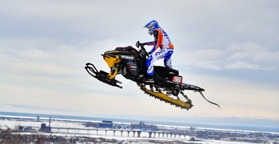 Dillon remporte le titre Pro et les coureurs Ski-Doo terminent en force la saison d'ISOC Snocross à Duluth